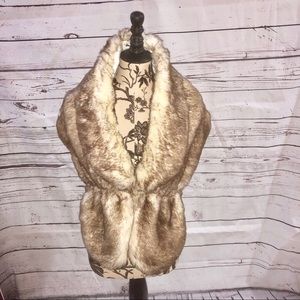 NWOT. Faux Fur Cape, Shawl, Wrap